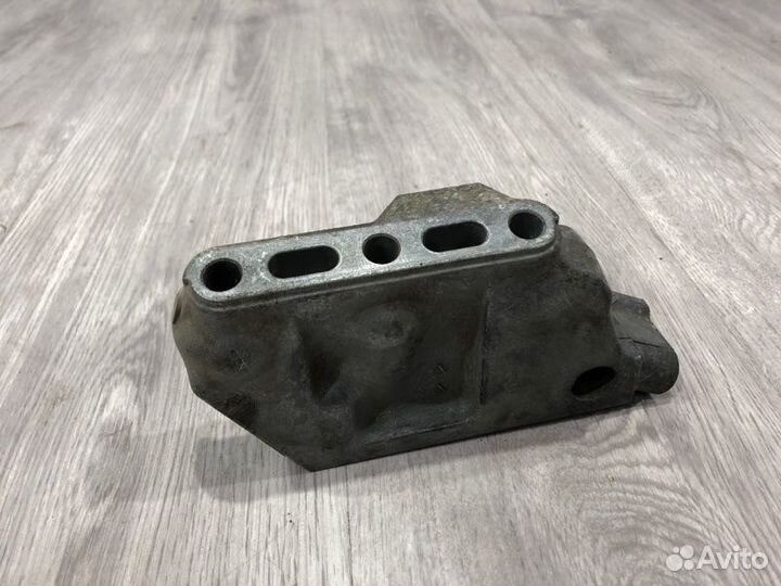 Кронштейн опоры двигателя Toyota Camry XV40 2007