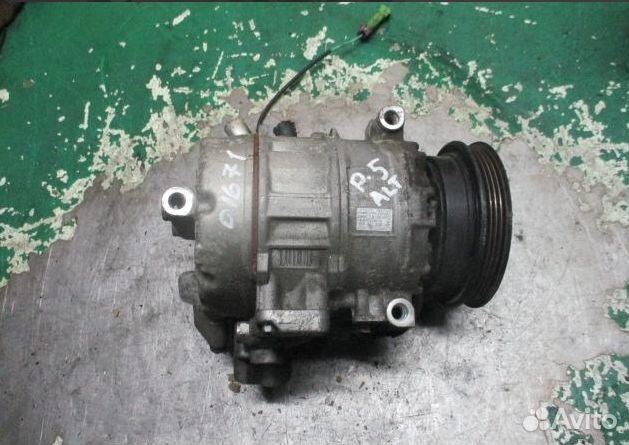 Компрессор кондиционера VW Passat 2.0 8D0260805J