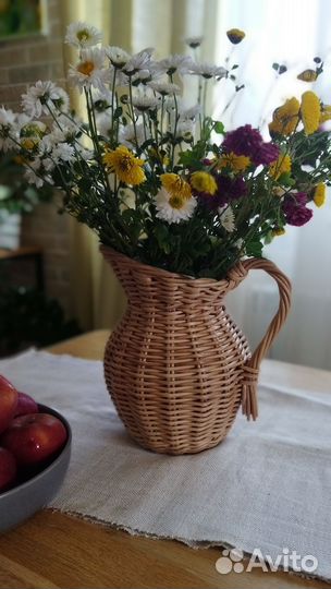 Кувшин плетеный