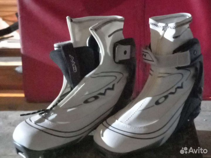 Лыжные ботинки