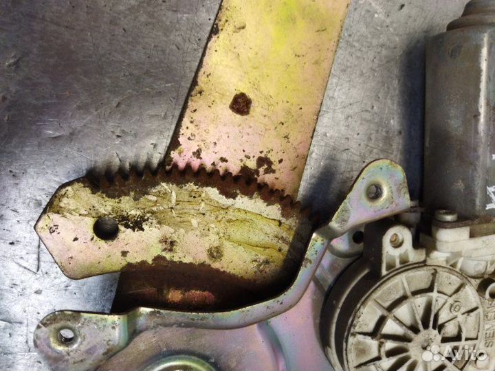 Стеклоподъемник задний правый Chery Tiggo 2007