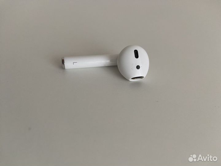 Apple AirPods 2 левый наушник
