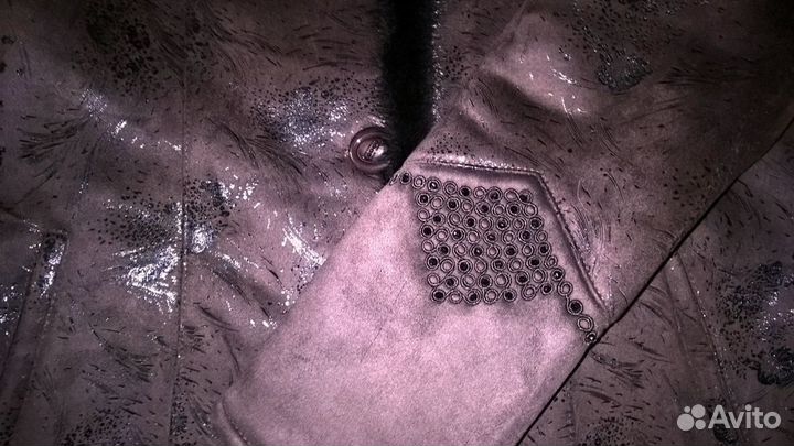 Дубленка новая, модельная, с капюшоном