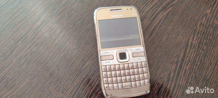 Nokia E72
