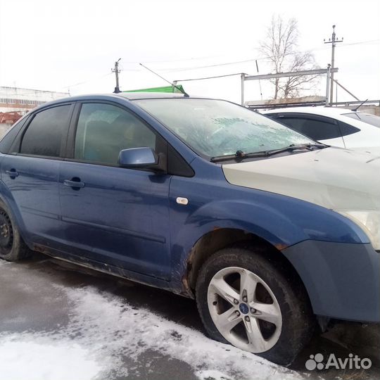 Ford Focus 1.6 МТ, 2006, битый, 15 562 км