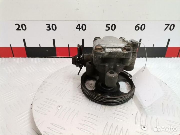 Насос гидроусилителя руля Mazda 323 BA 1995