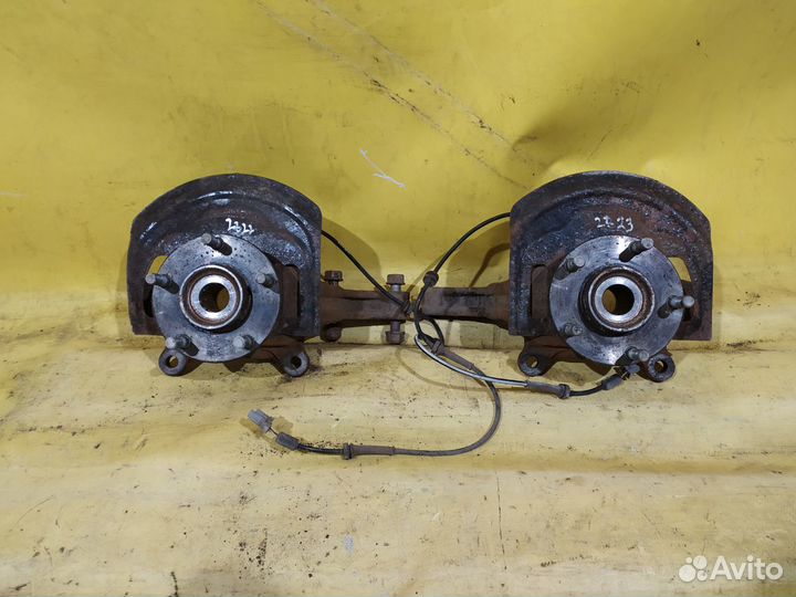 Кулак поворотный передний Nissan Qashqai J10