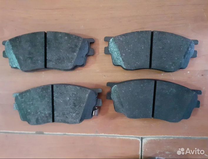 Тормозные колодки Mazda 6 GG 2002 переднее (новые)