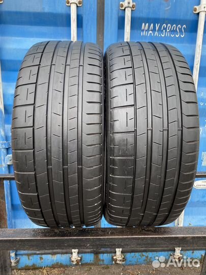 Pirelli P Zero PZ4 245/40 R19 98Y