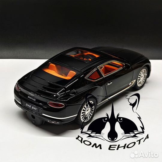 Машинка Bentley Continental GT с дымом модель 1:24
