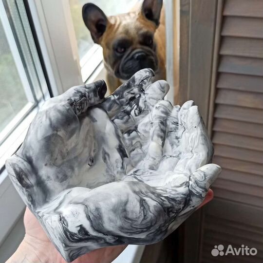 Ладони мрамор