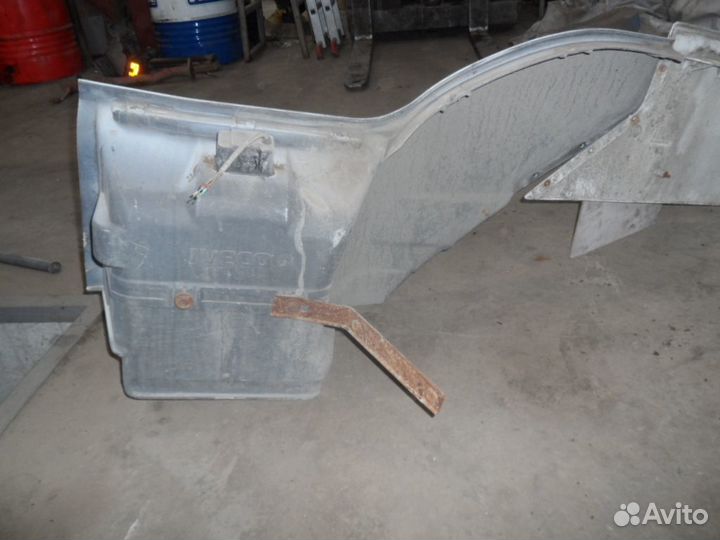 Крыло кабины переднее правое iveco cursor 430 0983