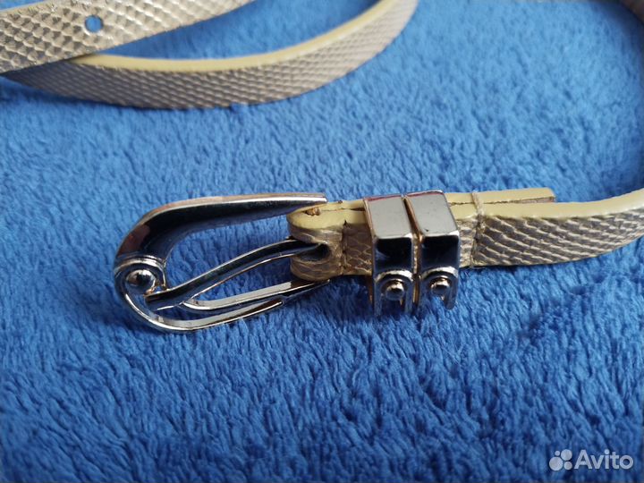 Ремень женский тонкий золотой
