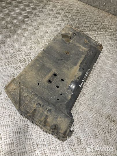 Кронштейн боковой стенки акб Volvo 23150008