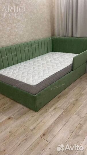 Детская кровать с ящиками