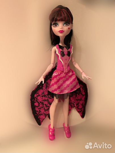 Кукла монстр хай; Дракулаура- Летучая Мышь