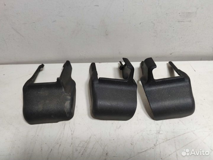 Заглушка накладка салазок L сиденья Toyota RAV4 40