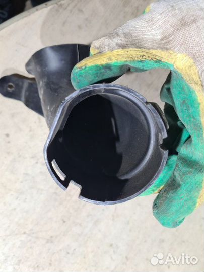 Патрубок воздушного фильтра Toyota Corolla E150