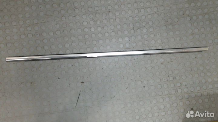 Молдинг стекла Volkswagen Touareg, 2011