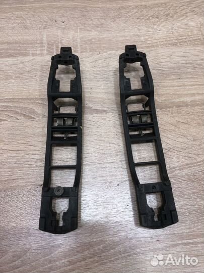 Кронштейн задней наружной ручки Мерседес W210