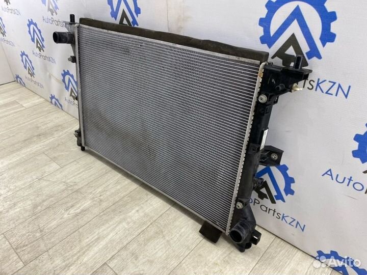 Радиатор охлаждения двигателя Suzuki Vitara