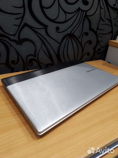 Мощный ноутбук Samsung для игр и работы