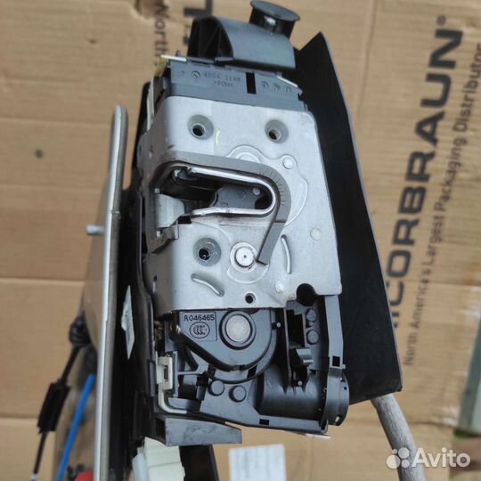 Замок двери Мерседес W212, W204, W218