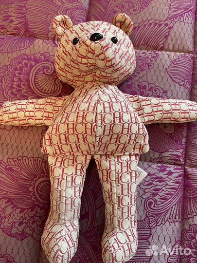 Escada, Carolina Herrera мишки