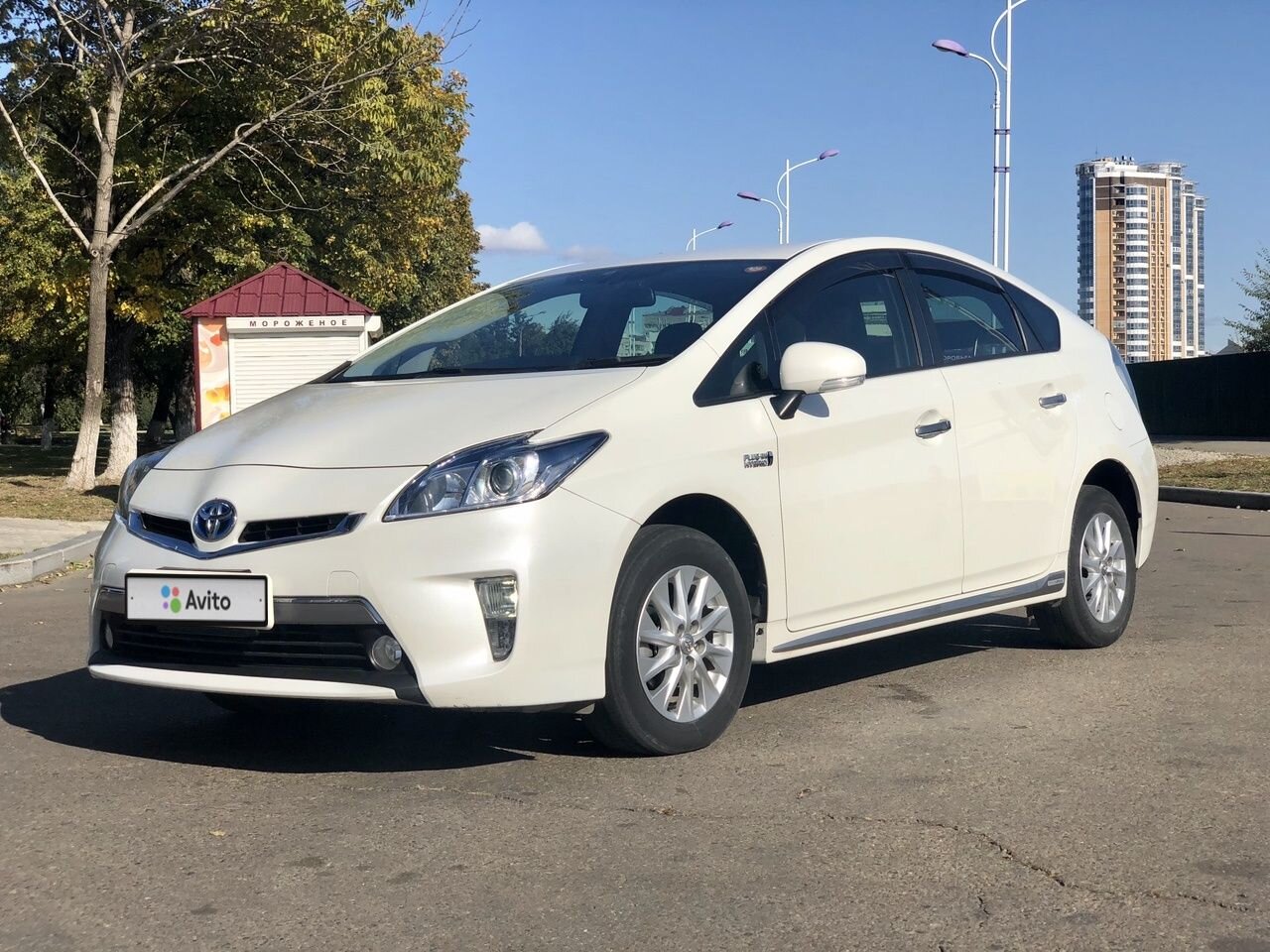 Toyota Prius PHV: фото владельца