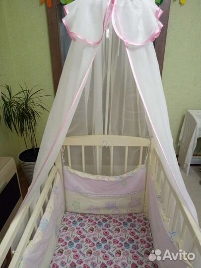 Детская кроватка