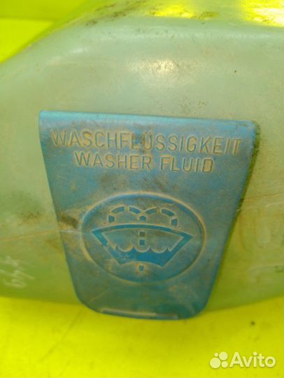 Бачок стеклоомывателя Volkswagen Passat B3 KR 1989