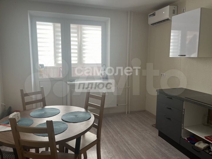 2-к. квартира, 50 м², 1/19 эт.