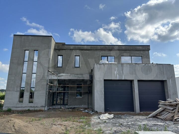 Коттедж 400 м² на участке 14,2 сот.