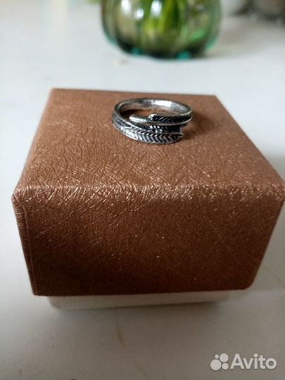 Серебряное кольцо