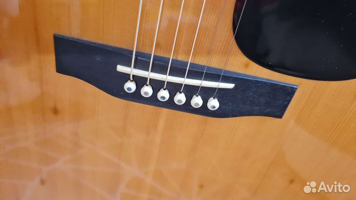 Акустическая гитара