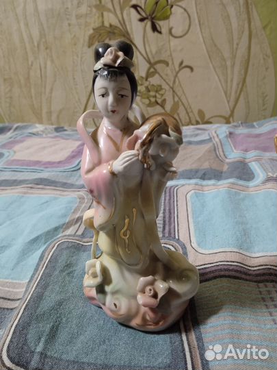 Фарфоровые статуэтки