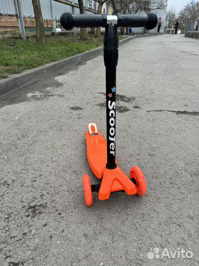 Самокат детский трехколесный