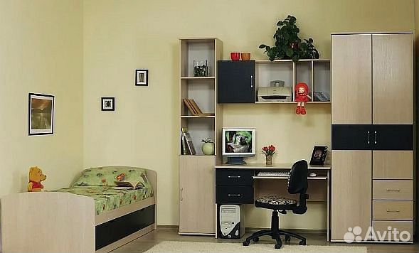 Детская рабочая зона со шкафом на заказ