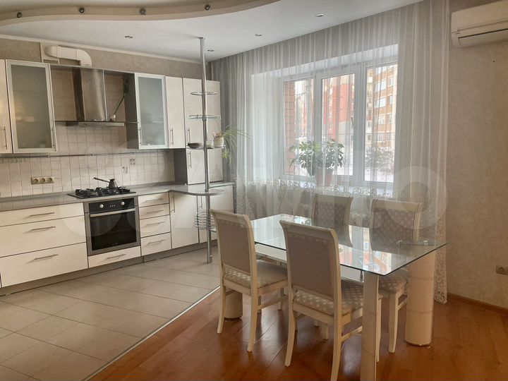 2-к. квартира, 90 м², 2/10 эт.