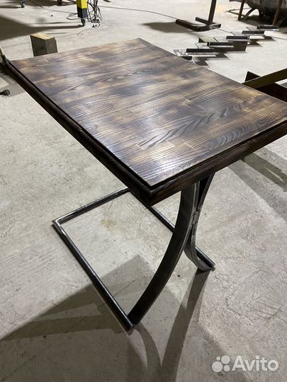 Вешалка для одежды напольная