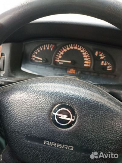 Opel Vectra 1.6 МТ, 1997, 293 330 км