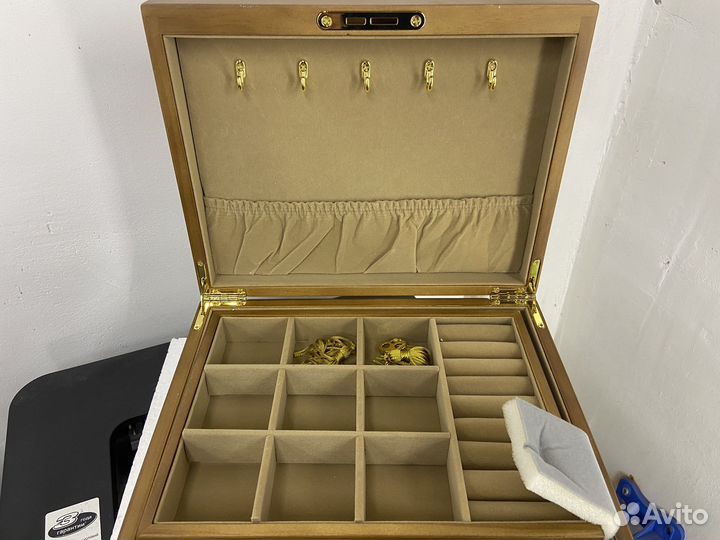 Шкатулка для украшений из дерева