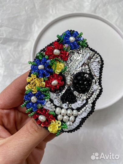 Череп брошь из бисера