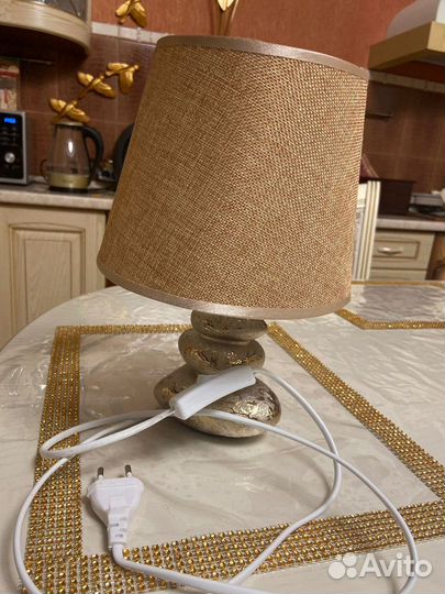 Лампа настольная