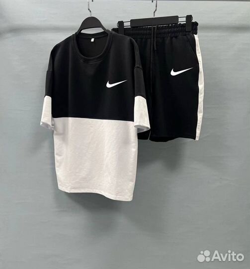 Спортивный костюс Nike