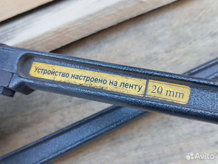 Машинка для натяжки упаковочной ленты из металла
