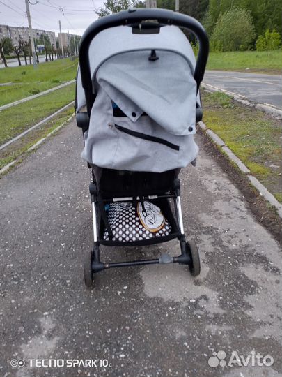 Прогулочная коляска