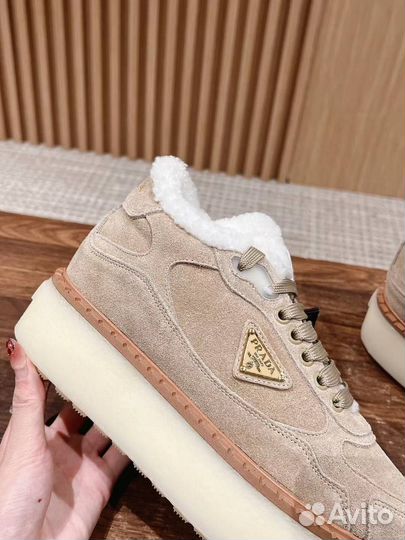 Кроссовки prada женские