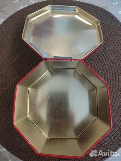 Жестяная банка из под чая