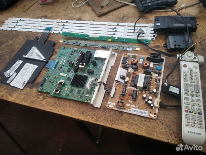 Телевизор Samsung UE32F4510AK на запчасти